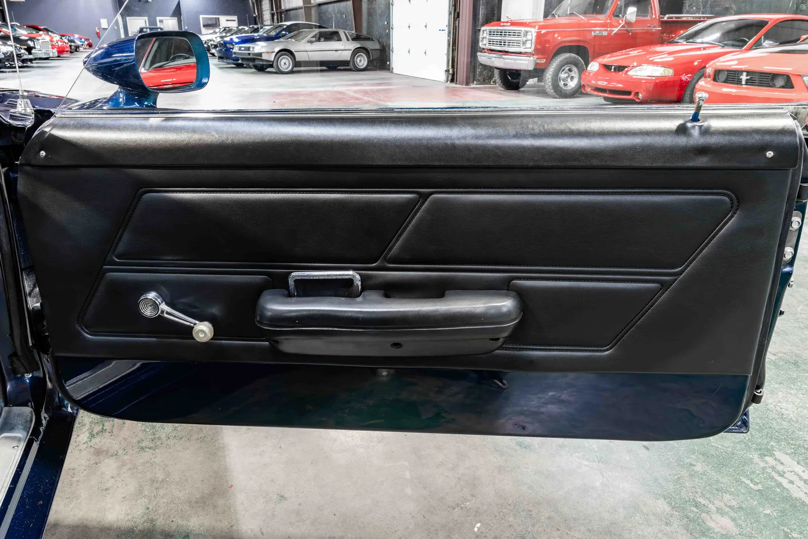 14_1970-Ford-Mustang-Dark blue-134572--47.jpg